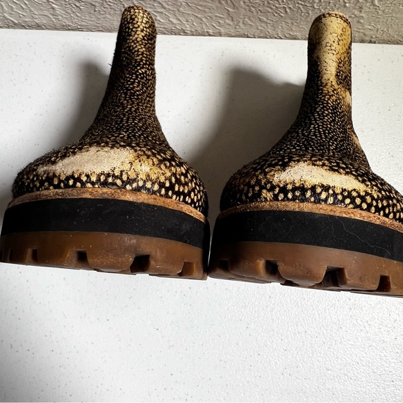 Madewell The Ivy Chelsea Boot in Mini Dot Calf Hair (Toffee Multi) - Picture 9 of 9